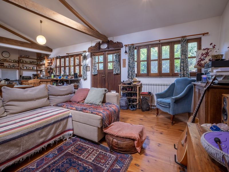 Living room with wooden beams